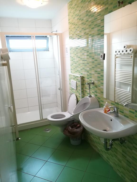 Simbol Rooms With Free Private Parking Liubliana Exterior foto